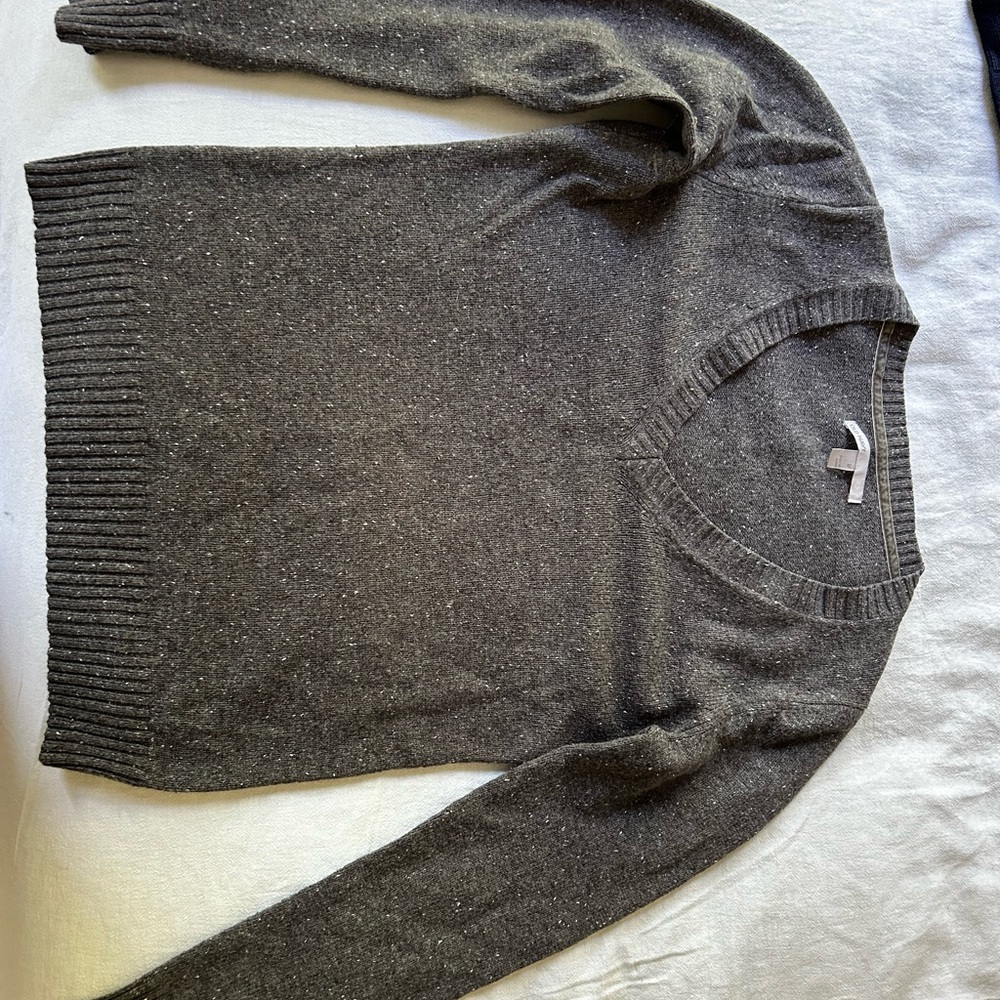 Old Navy Women’s Charcoal Speckled V-Neck Sweater